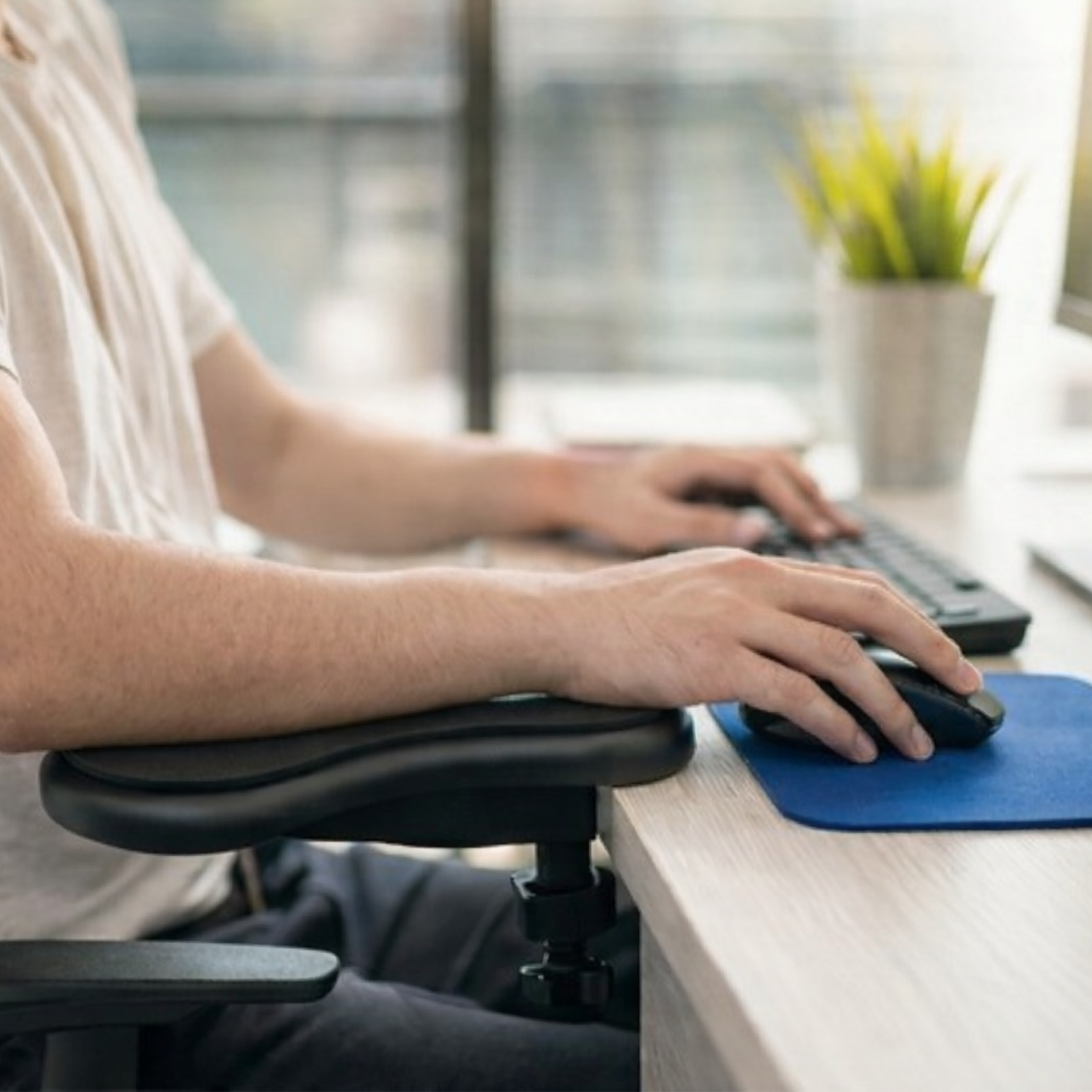 Profesyonel Ergonomik Kol & Bilek Destek Sistemi